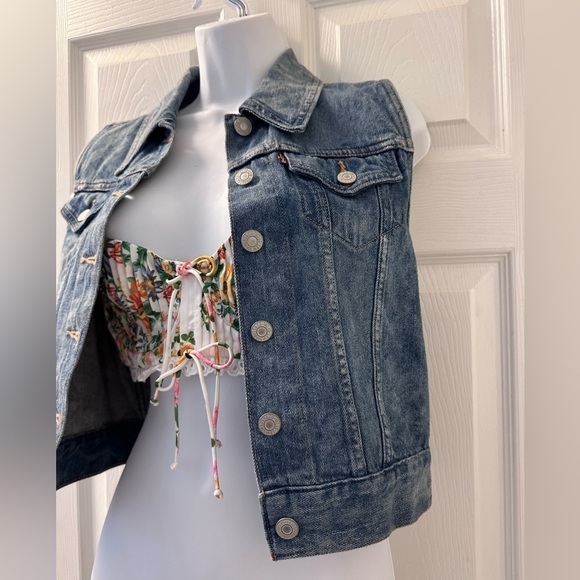 Levi's Denim Short Vest Light Wash Jean Red Tab - Picture 3 of 9